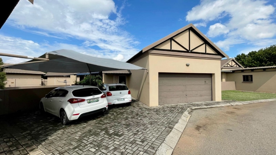 3 Bedroom Property for Sale in Waterval East North West